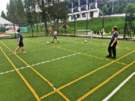 Razgibano, živahno, razigrano, počitniško, … (6)